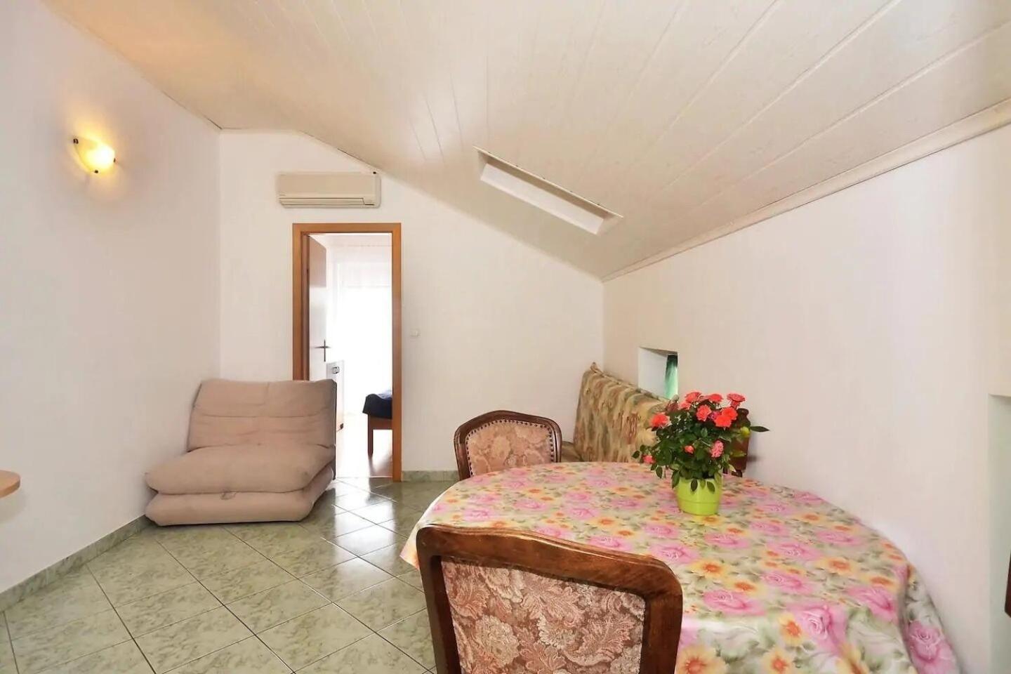 Apartment Toma โอมิช ภายนอก รูปภาพ