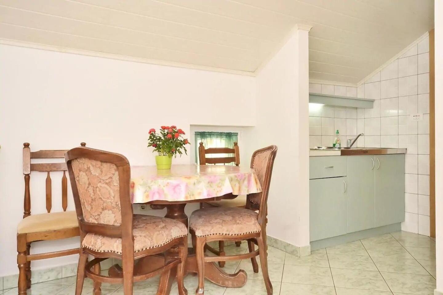Apartment Toma โอมิช ภายนอก รูปภาพ